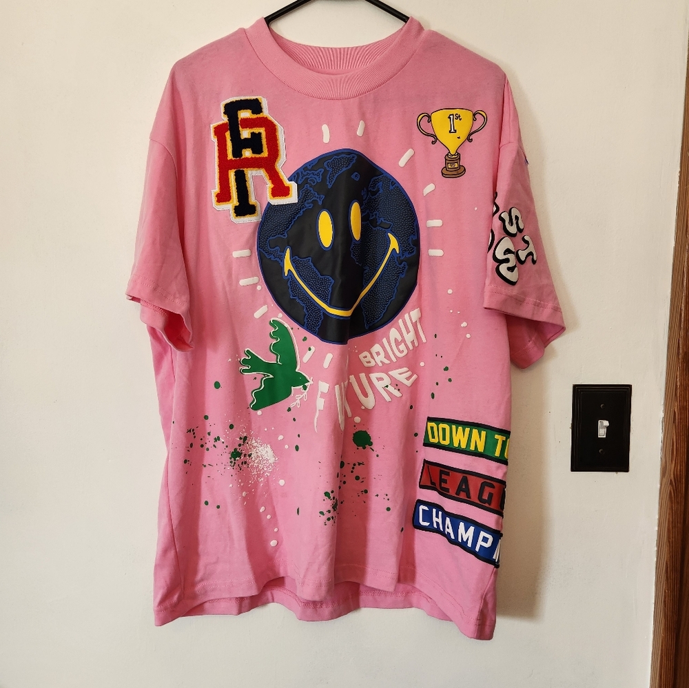 Graphic Pink Short Sleeve Tee with Smiley Globe